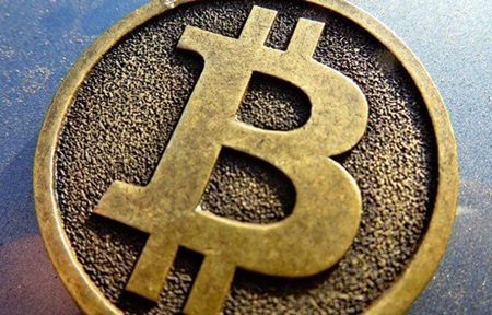 As coisas se complicaram para nós simples mortais que pensamos em adquirir alguns Bitcoins, se os governos entrarem no jogo os valores ficaram estratosféricos.