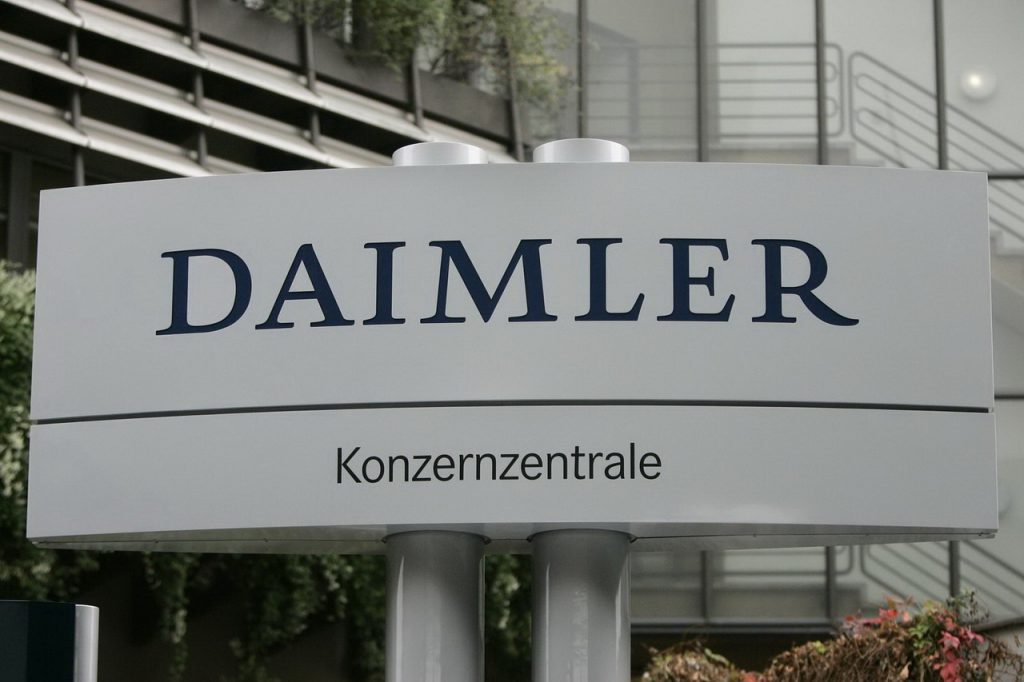 Depois da compra da PayCash, uma empresa de transferência de valores, a Daimler já sinalizou que poderá utilizar a moeda digital para construir a sua presença na África.