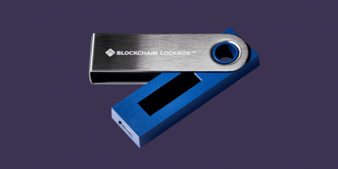 A Blockchain, juntamente com a Ledger, desenvolveu a carteira Lockbox, de hardware.